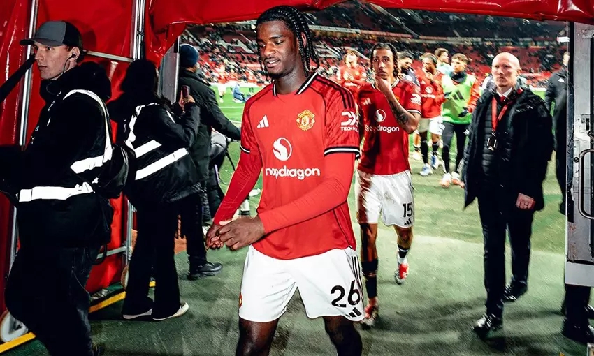 บทบาทเซ็นเตอร์แบ็กและบททดสอบความเป็นมืออาชีพของเอเดน เฮฟเวน