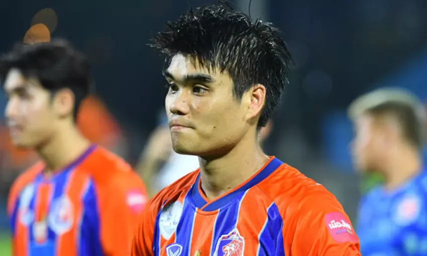 เส้นทางลูกหนังและจุดเริ่มต้นอาชีพของพีรดนย์ ฉ่ำรัศมี