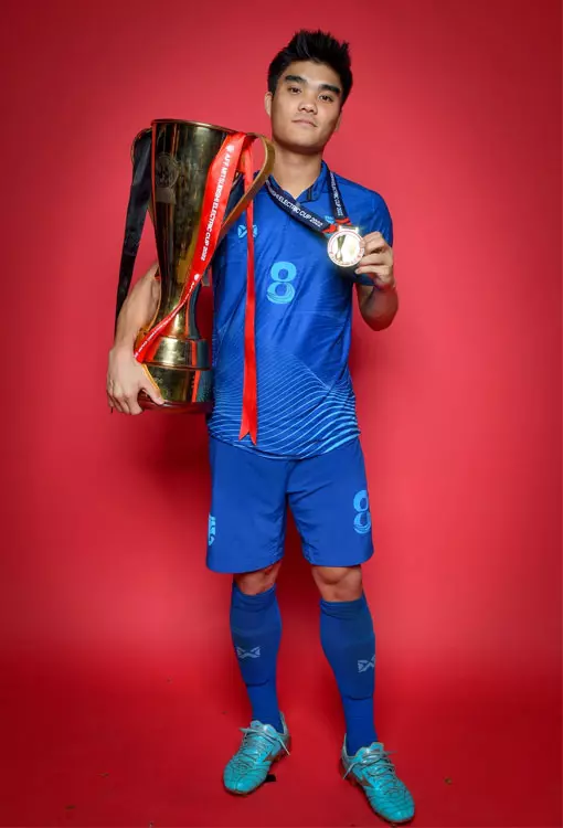 ประวัติ พีรดนย์ ฉ่ำรัศมี