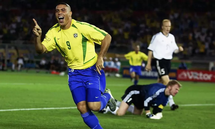 ประวัติ โรนัลโด้ นาซาริโอ