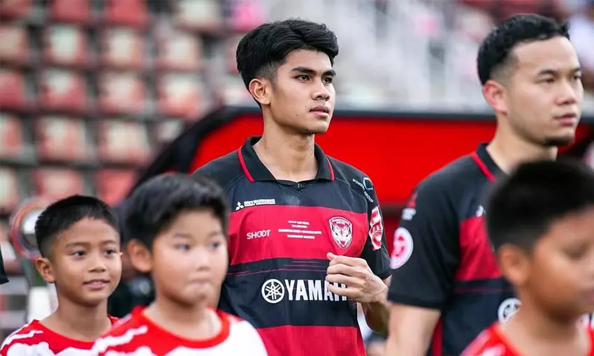 ประวัติของ คคนะ คำยก กองกลางตัวเก่ง เมืองทองยูไนเต็ด