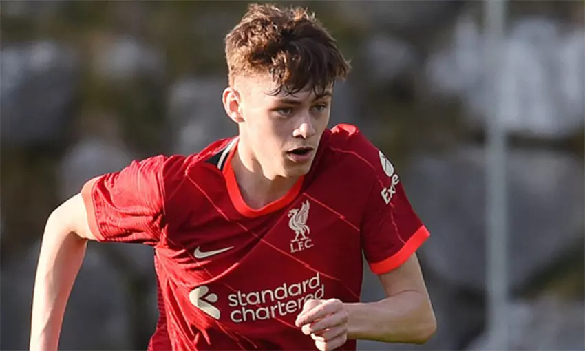 ข้อมูลส่วนตัวเบื้องต้นของคอเนอร์ แบรดลีย์