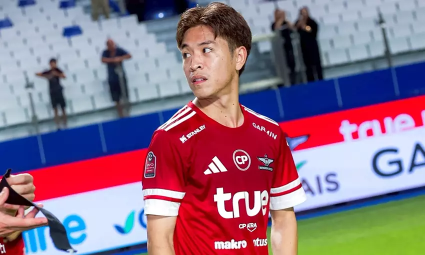 ประวัติของธนพิชา อุทรา ปีก ดางรุ่งแห่ง ทรู แบงค็อกยูไนเต็ด