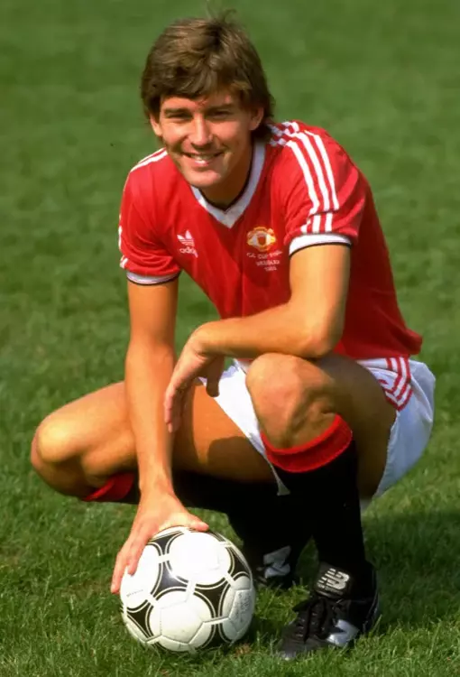 ประวัติ ไบรอัน ร็อบสัน