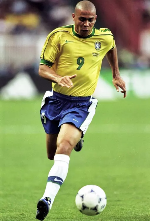 ประวัติ โรนัลโด้ นาซาริโอ