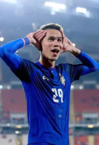 ประวัติ สรรวัชญ์ เดชมิตร