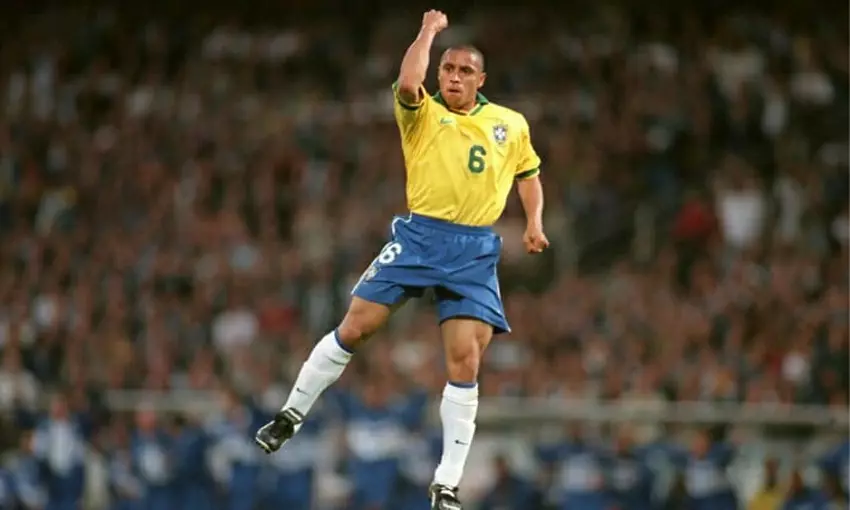 ประวัติ โรแบร์โต คาร์ลอส