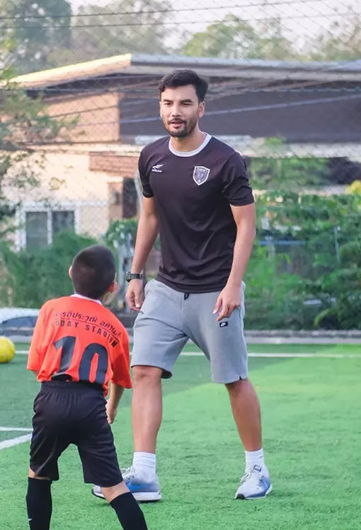ประวัติ เกียรติประวุฒิ สายแวว