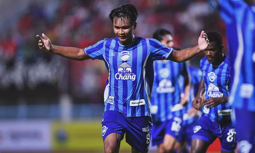 ประวัติ ยศกร บูรพา