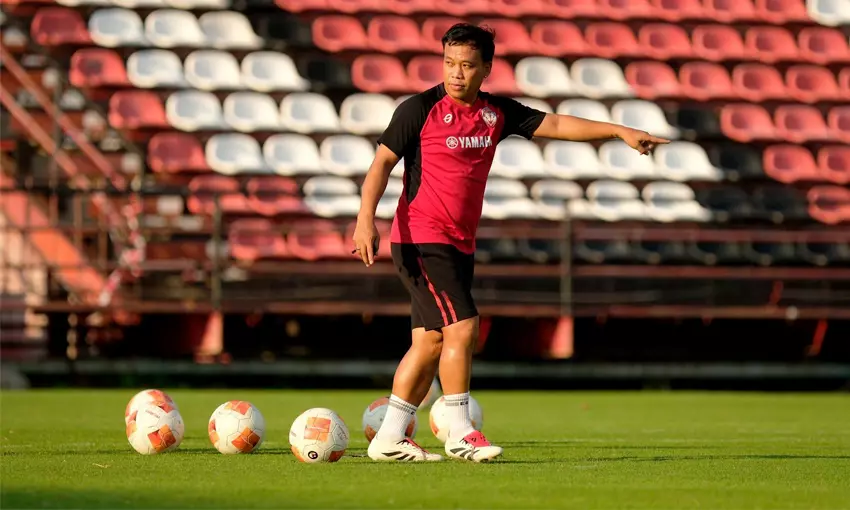 ประวัติ ดัสกร ทองเหลา