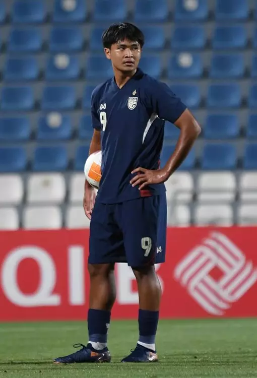 ประวัติ ยศกร บูรพา