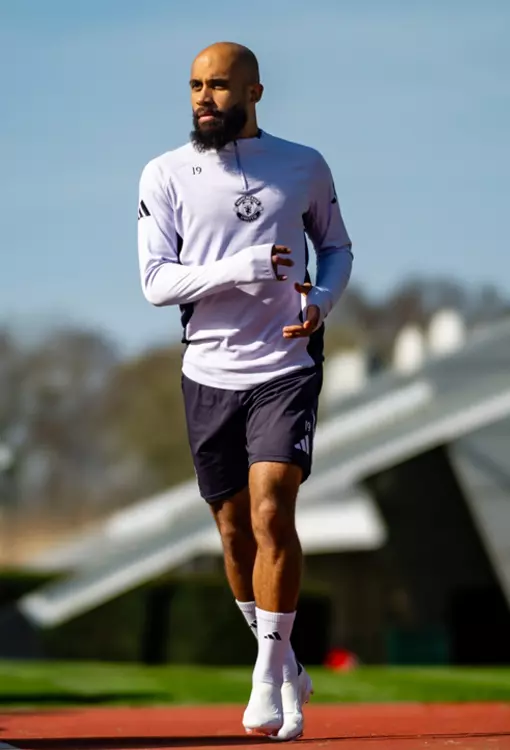 ประวัติ ไบรอัน เอ็มเบอูโม