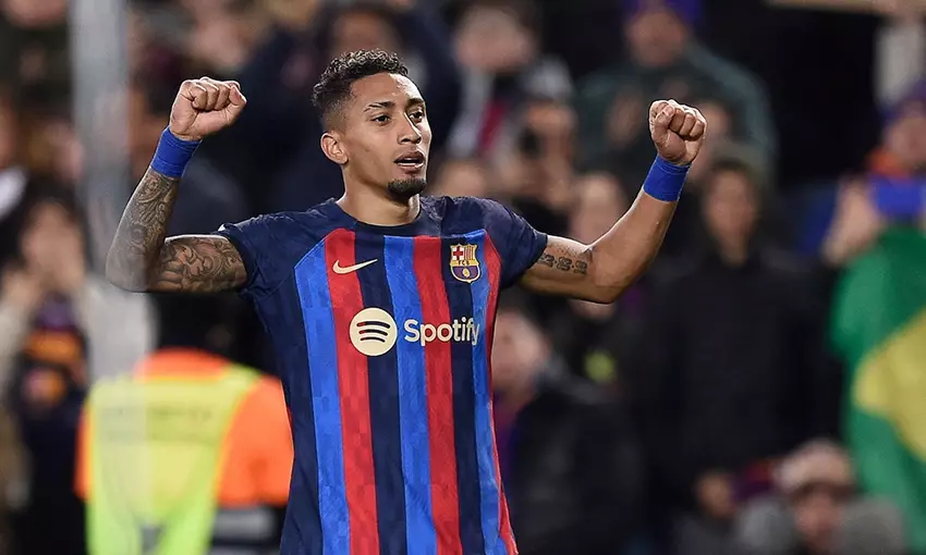 ประวัติของราฟีญา ปีก บาร์เซโลนาผู้พาเกมรุกลุกเป็นไฟ